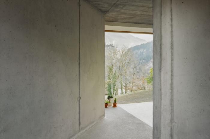 BIM建筑|群山环抱之中，“折叠百变”的混凝土小屋