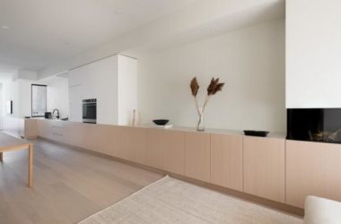 BIM建筑|波顿住宅：木质长橱柜贯通于细长空间 / StudioAC-BIM建筑网