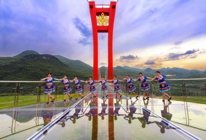 BIM建筑|苍宇镜廊，湟川三峡擎天玻璃桥 / 浙江大学建筑设计研究院