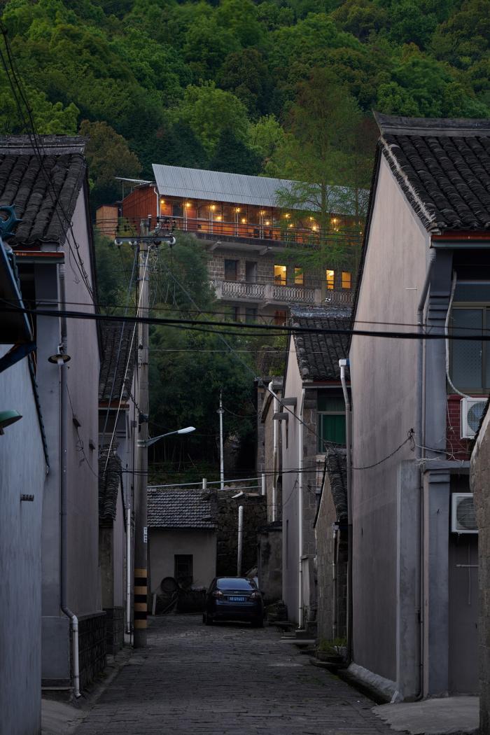 BIM建筑|勤勇小学民宿 / 旭可建筑