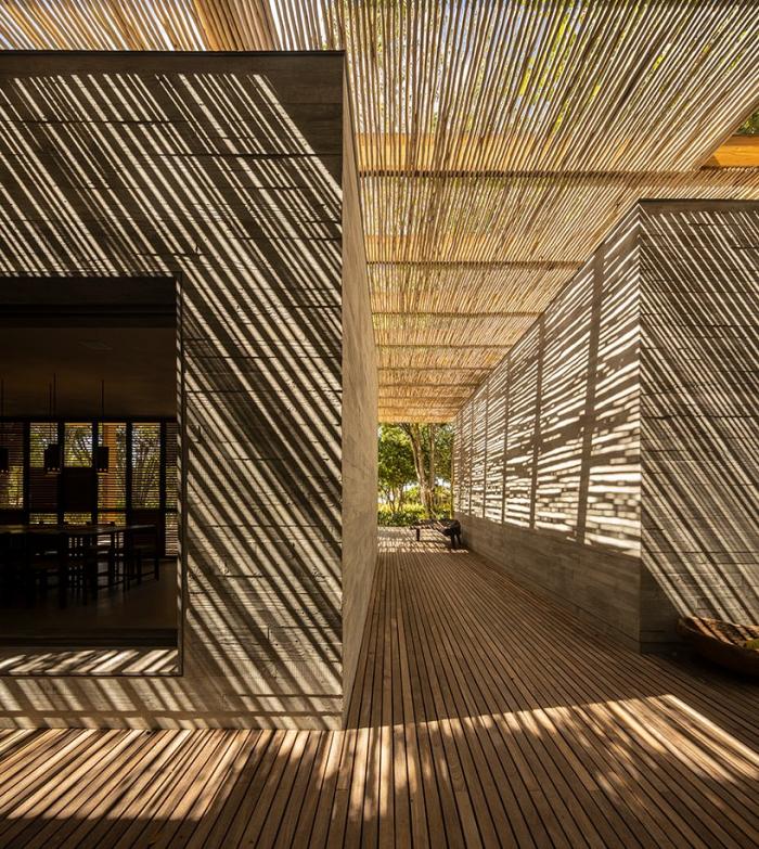 BIM建筑|巴西热带海岸上的“沙屋” / studio MK27