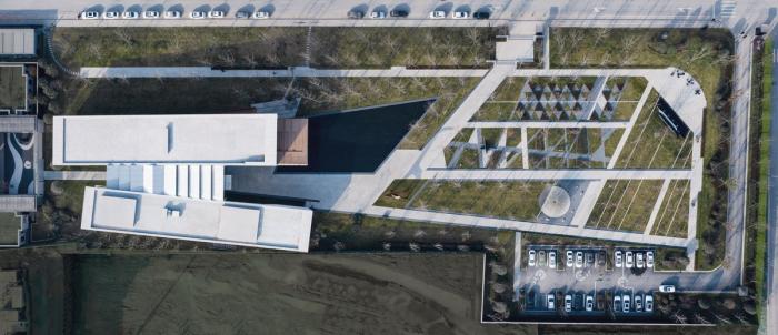 BIM建筑|一幅立体“至上主义”抽象画——西安绿地能源艺术中心 / 上海日清建筑设计