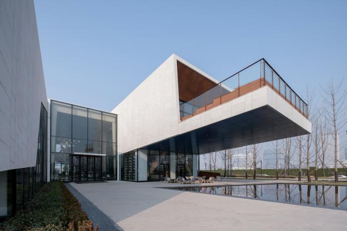 BIM建筑|一幅立体“至上主义”抽象画——西安绿地能源艺术中心 / 上海日清建筑设计