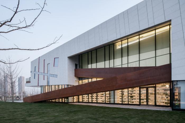 BIM建筑|一幅立体“至上主义”抽象画——西安绿地能源艺术中心 / 上海日清建筑设计