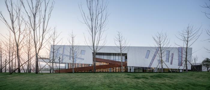 BIM建筑|一幅立体“至上主义”抽象画——西安绿地能源艺术中心 / 上海日清建筑设计