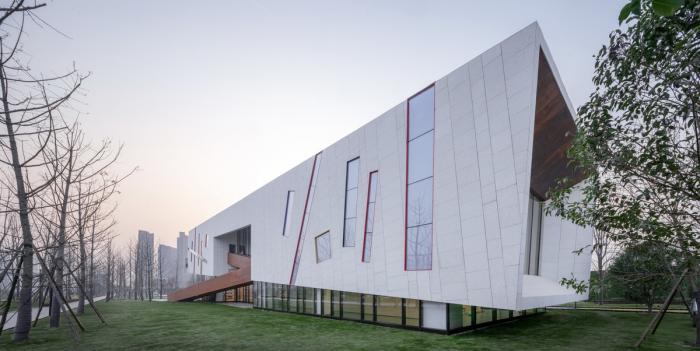 BIM建筑|一幅立体“至上主义”抽象画——西安绿地能源艺术中心 / 上海日清建筑设计