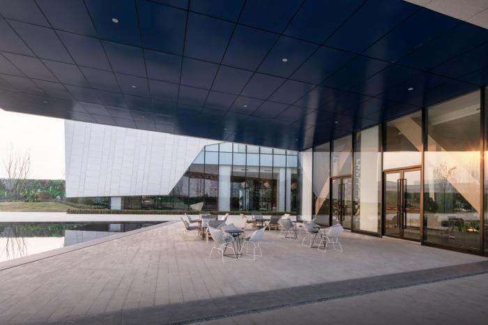 BIM建筑|一幅立体“至上主义”抽象画——西安绿地能源艺术中心 / 上海日清建筑设计