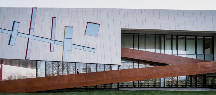 BIM建筑|一幅立体“至上主义”抽象画——西安绿地能源艺术中心 / 上海日清建筑设计