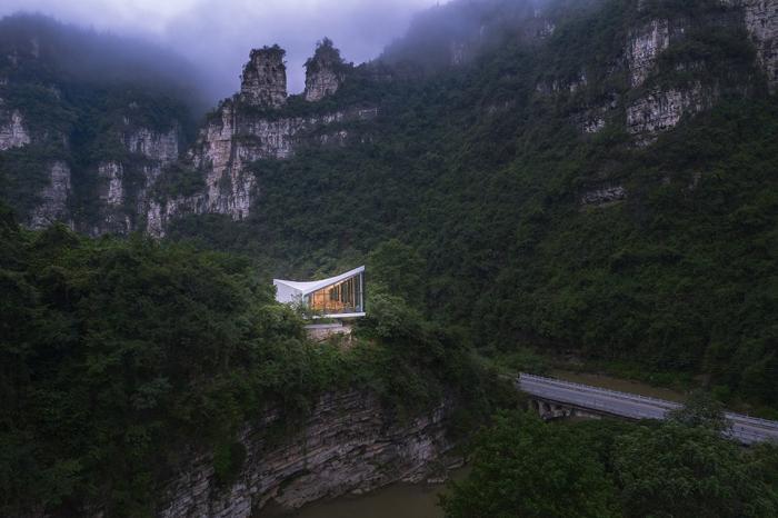 BIM建筑|809兵工厂遗址改造 - 崖顶茶吧 / 三文建筑