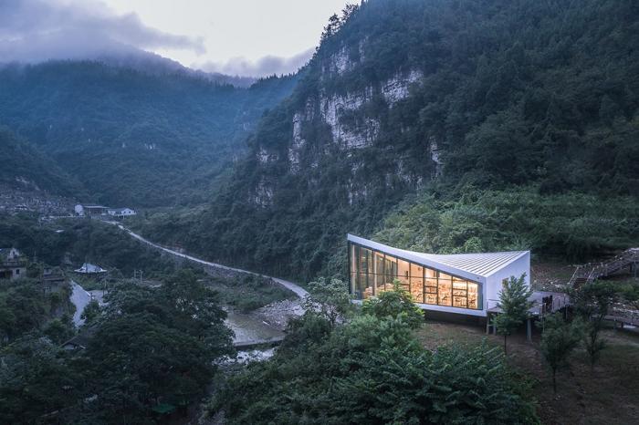 BIM建筑|809兵工厂遗址改造 - 崖顶茶吧 / 三文建筑