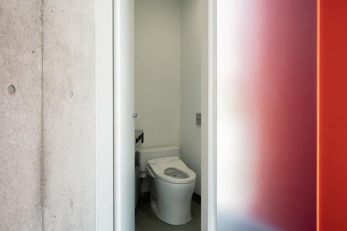 BIM建筑|东京“红色折纸”公厕 / Nao Tamura