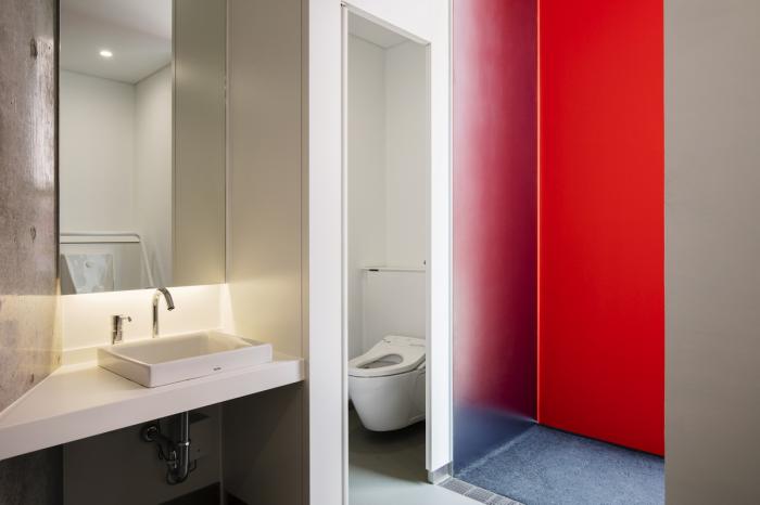 BIM建筑|东京“红色折纸”公厕 / Nao Tamura