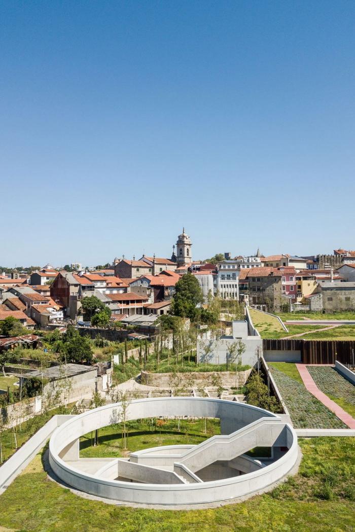 BIM建筑|旋转的地下“陀螺”：汽车公园“Caldeiroa” / Pitagoras Group