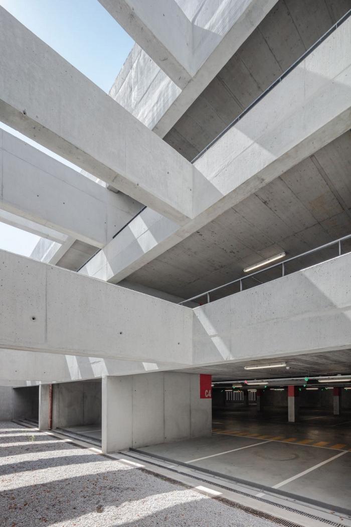 BIM建筑|旋转的地下“陀螺”：汽车公园“Caldeiroa” / Pitagoras Group