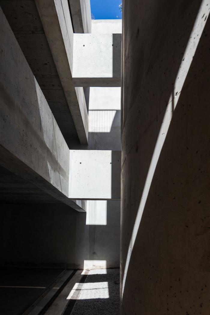 BIM建筑|旋转的地下“陀螺”：汽车公园“Caldeiroa” / Pitagoras Group