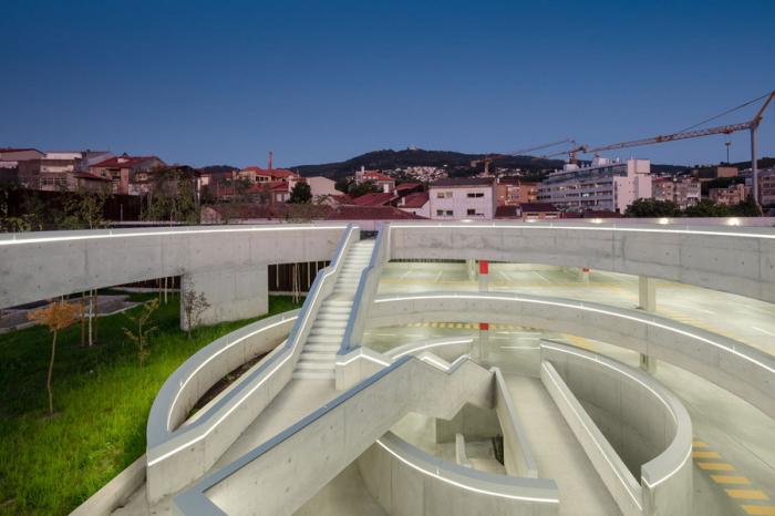 BIM建筑|旋转的地下“陀螺”：汽车公园“Caldeiroa” / Pitagoras Group