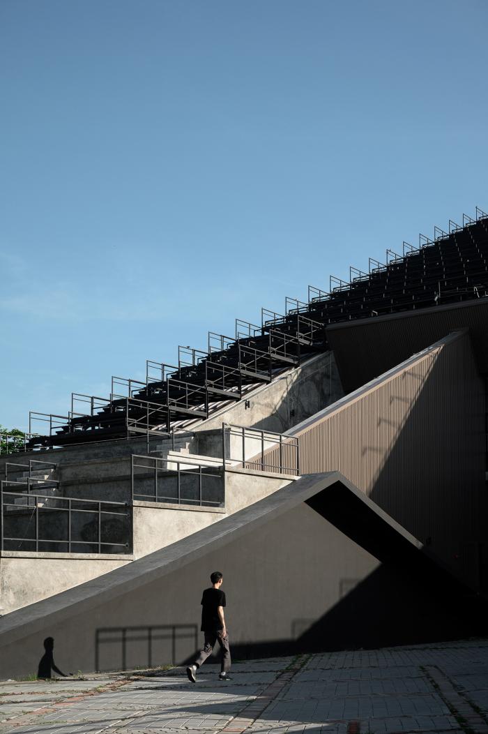 BIM建筑|泰国农业部金禧年博物馆，“倾倒”的大楼 / Plan Architect