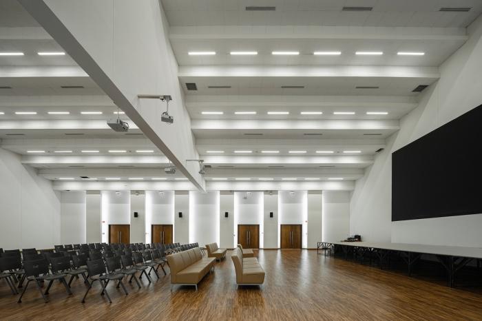 BIM建筑|泰国农业部金禧年博物馆，“倾倒”的大楼 / Plan Architect