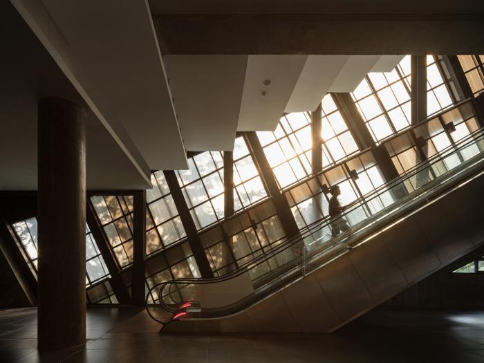 BIM建筑|泰国农业部金禧年博物馆，“倾倒”的大楼 / Plan Architect