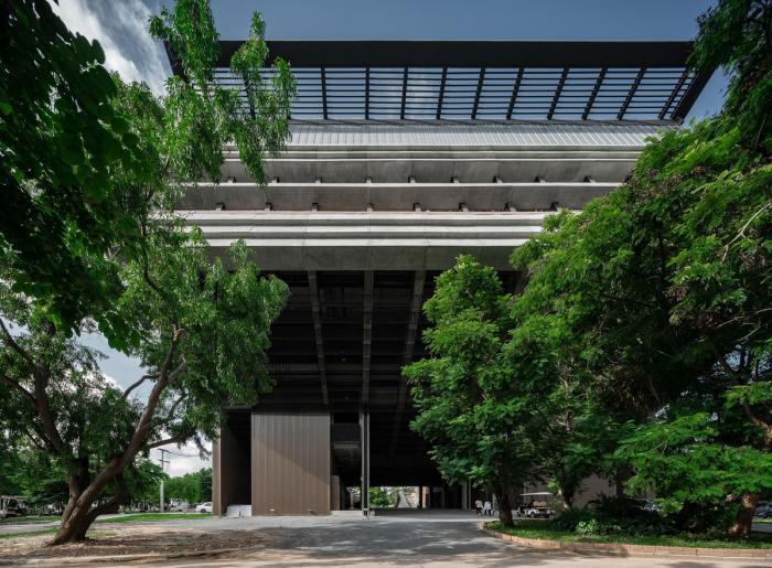 BIM建筑|泰国农业部金禧年博物馆，“倾倒”的大楼 / Plan Architect