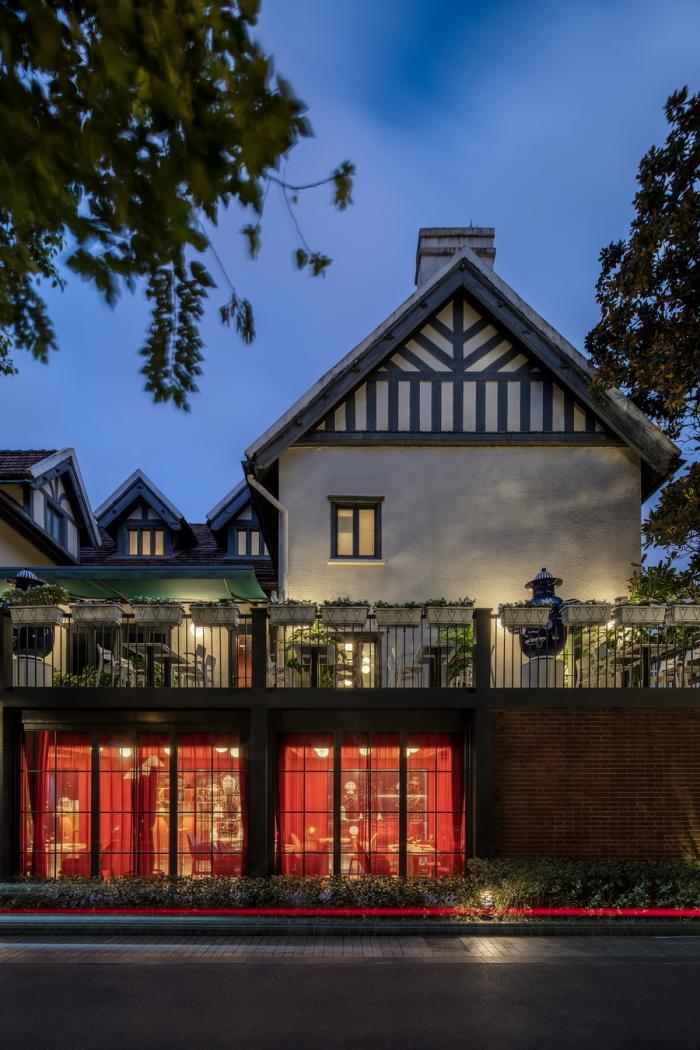 BIM建筑|上海复合体验馆 / 红山设计