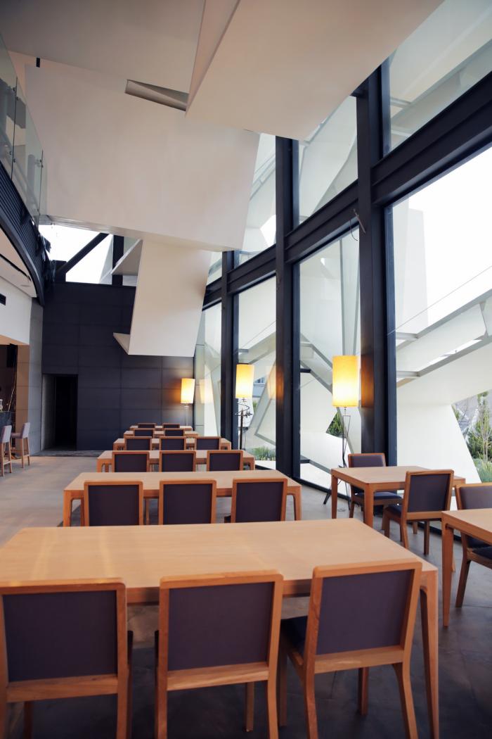 BIM建筑|多变折叠板拼成“蜂窝”般立面：伊朗绿地会议中心展览楼