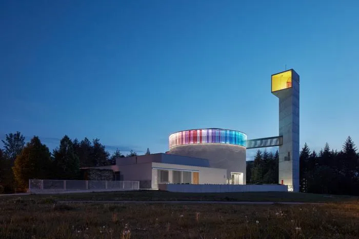 BIM建筑|上帝的触摸，捷克彩虹教堂“Beatified Restituta” / Atelier Stepan