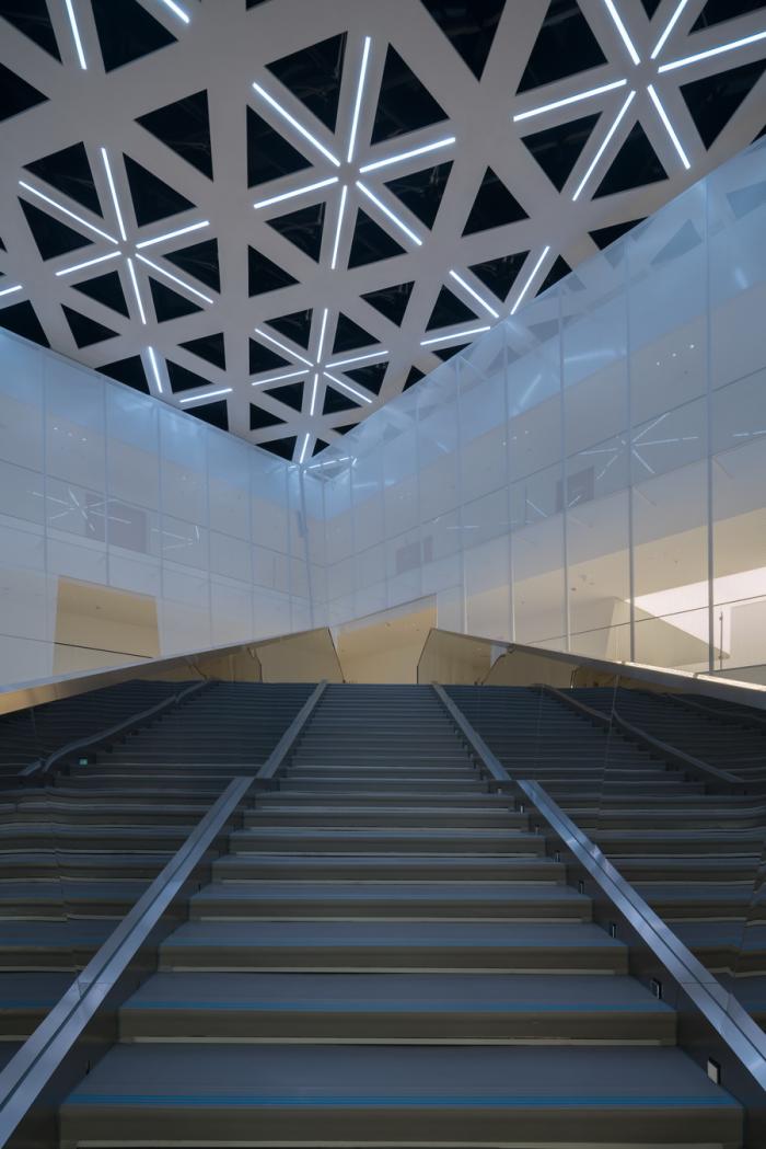 BIM建筑|荒野上的汉白玉——水发·信息小镇产业展示中心 / aoe|事建组