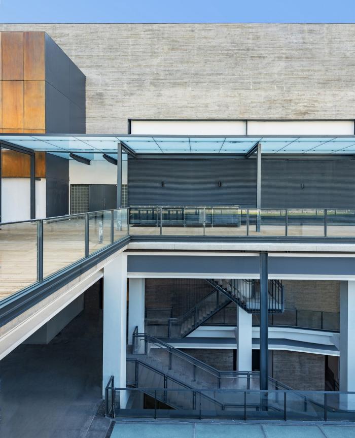 BIM建筑|错位咬合，营造光影院落——车公庙体育馆 / 建筑署