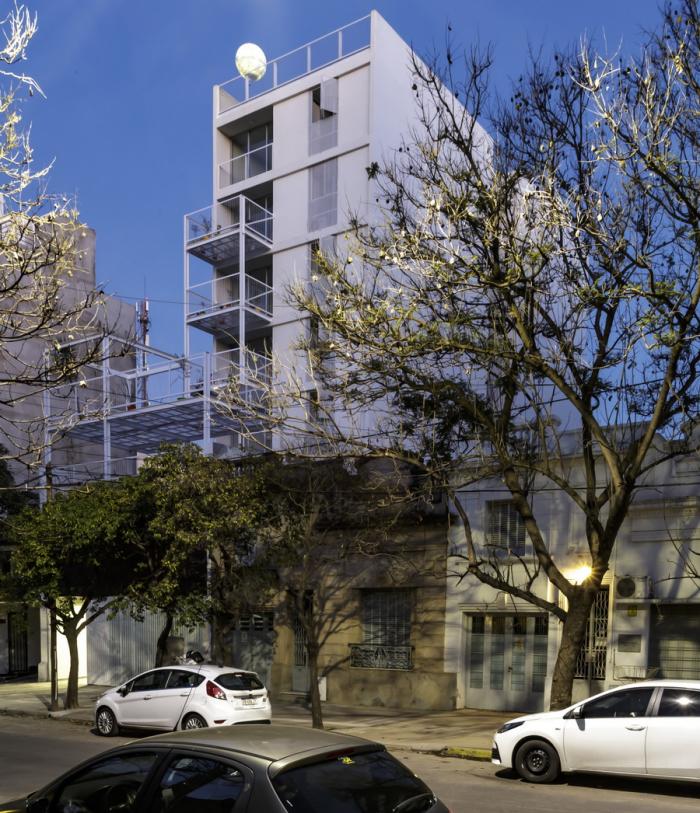 BIM建筑|卡塔马卡公寓，以诗与艺术点缀空白 / Carlos Alejandro Ciravegna