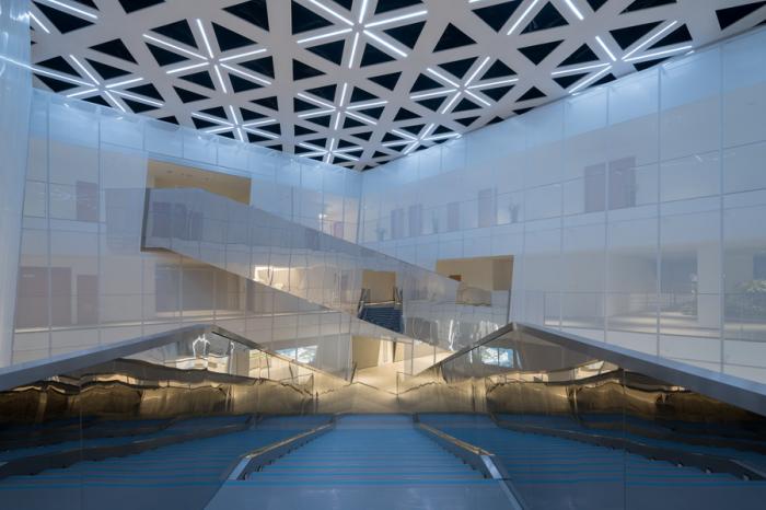 BIM建筑|荒野上的汉白玉——水发·信息小镇产业展示中心 / aoe|事建组