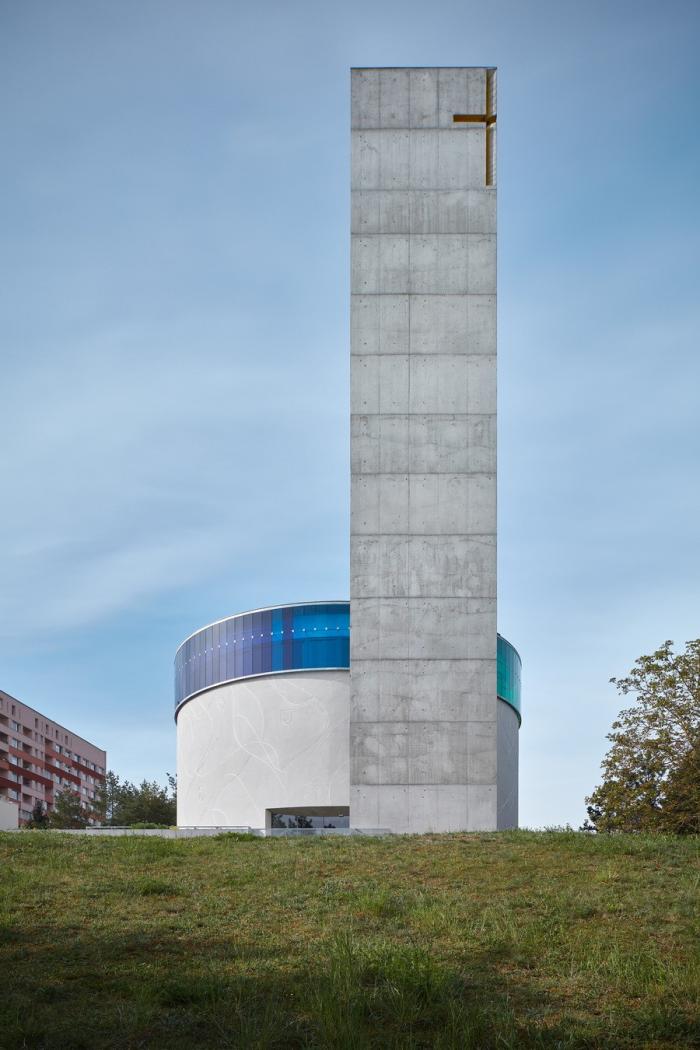 BIM建筑|上帝的触摸，捷克彩虹教堂“Beatified Restituta” / Atelier Stepan