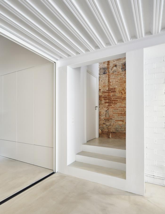 BIM建筑|巴塞罗那住宅改造，纵向贯通 / estudi08014