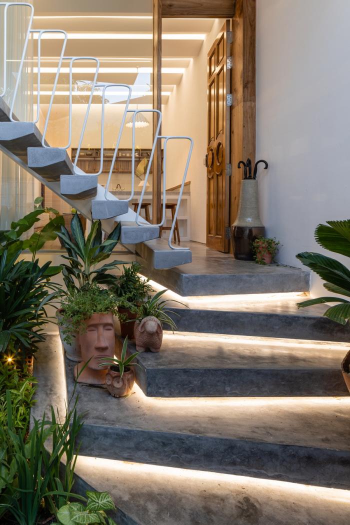 BIM建筑|与自然共居，越南百叶窗住宅 / Limdim House Studio