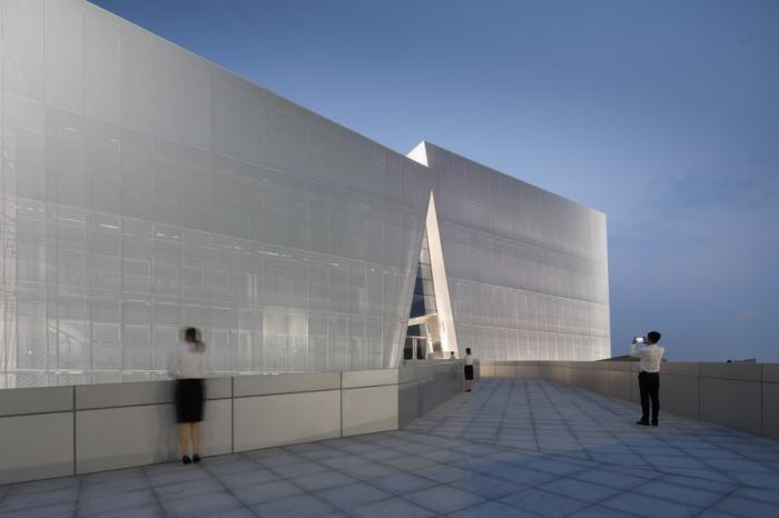 BIM建筑|荒野上的汉白玉——水发·信息小镇产业展示中心 / aoe|事建组