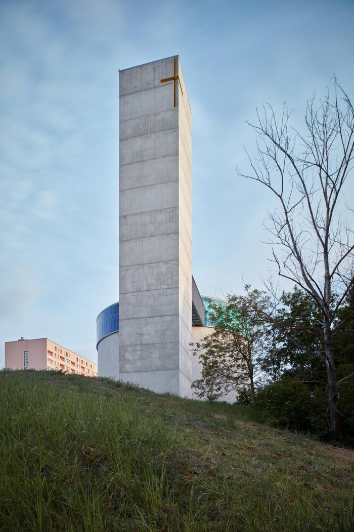 BIM建筑|上帝的触摸，捷克彩虹教堂“Beatified Restituta” / Atelier Stepan