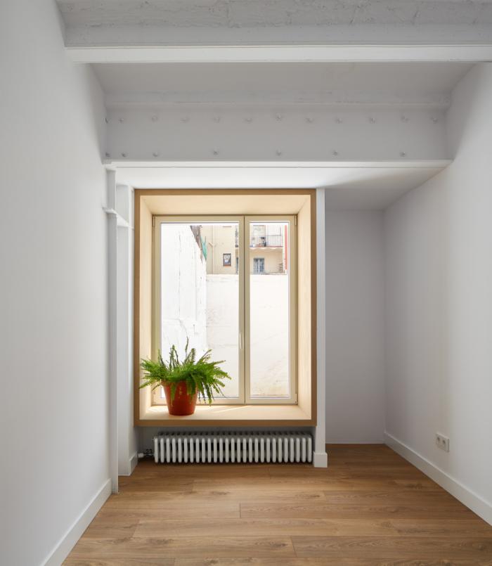 BIM建筑|巴塞罗那住宅改造，纵向贯通 / estudi08014