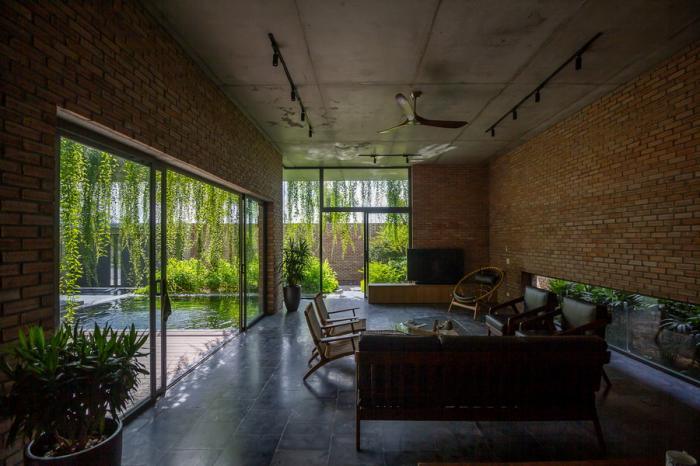 BIM建筑|闲赏庭院，静观游鱼：越南绿幕住宅 / HGAA