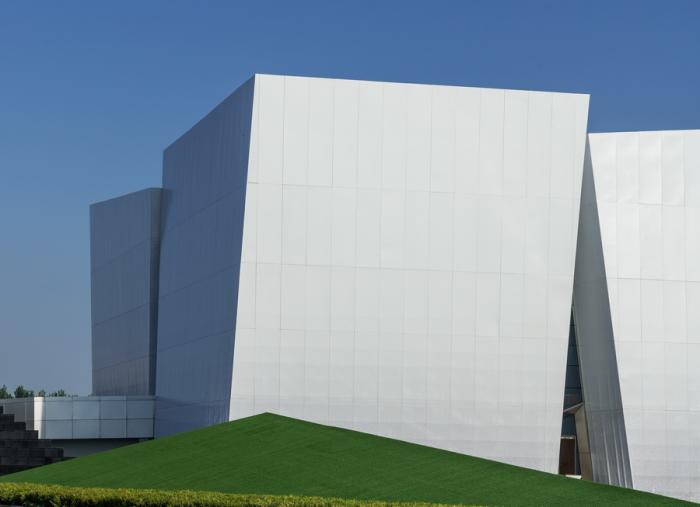 BIM建筑|荒野上的汉白玉——水发·信息小镇产业展示中心 / aoe|事建组