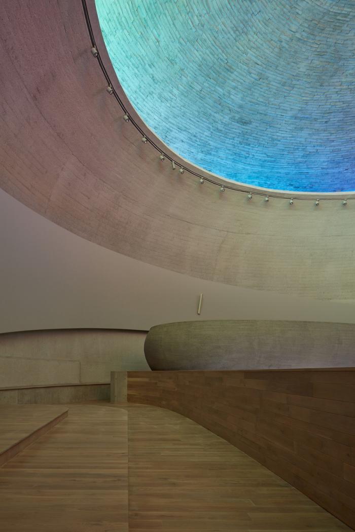 BIM建筑|上帝的触摸，捷克彩虹教堂“Beatified Restituta” / Atelier Stepan