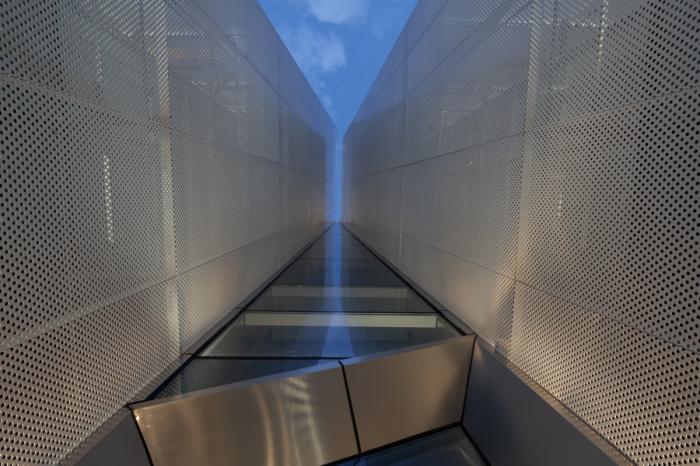 BIM建筑|荒野上的汉白玉——水发·信息小镇产业展示中心 / aoe|事建组