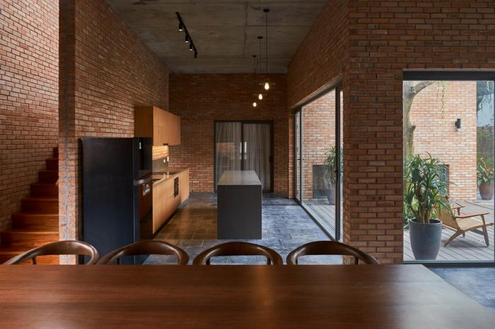 BIM建筑|闲赏庭院，静观游鱼：越南绿幕住宅 / HGAA