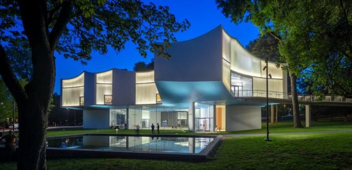 BIM建筑|轻盈飞动，绕古树而生，温特视觉艺术楼 / 斯蒂文·霍尔建筑事务所