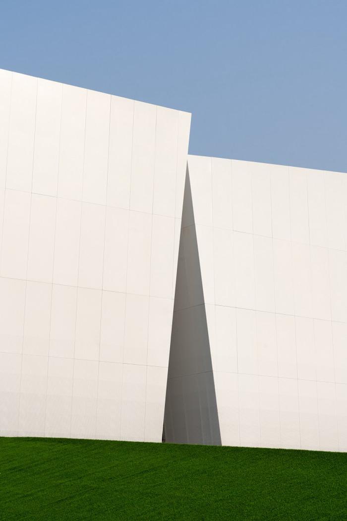 BIM建筑|荒野上的汉白玉——水发·信息小镇产业展示中心 / aoe|事建组