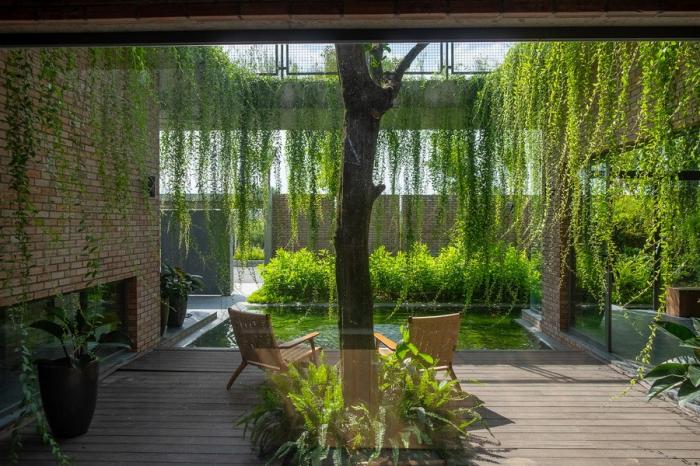 BIM建筑|闲赏庭院，静观游鱼：越南绿幕住宅 / HGAA