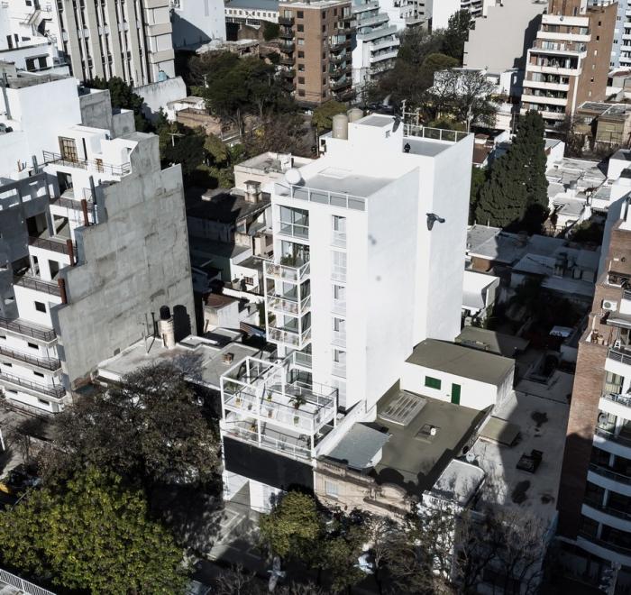 BIM建筑|卡塔马卡公寓，以诗与艺术点缀空白 / Carlos Alejandro Ciravegna