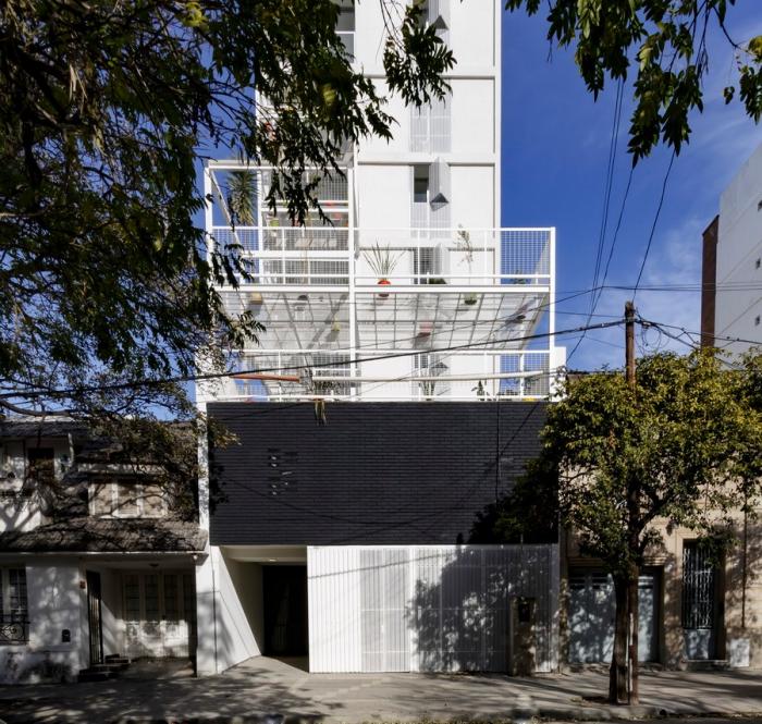 BIM建筑|卡塔马卡公寓，以诗与艺术点缀空白 / Carlos Alejandro Ciravegna