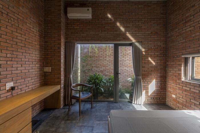 BIM建筑|闲赏庭院，静观游鱼：越南绿幕住宅 / HGAA