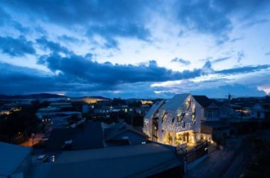 BIM建筑|星光熠熠，夜幕下的巨型灯笼 / Le House-BIM建筑网