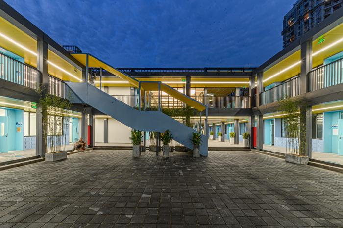 BIM建筑|深圳罗湖翠园中学东晓校区腾挪学校 / 深圳大学 何川建筑工作室